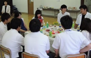 平成27年第2回オープンキャンパスで、本校学生との懇談会