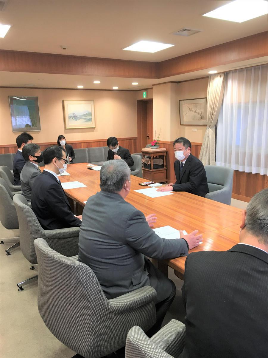 「介護福祉士養成校からの要望」長崎知事面会風景（R4.1.17）.jpg