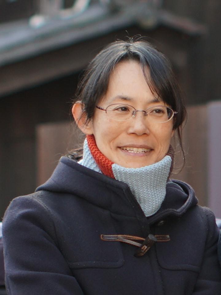 松影　香子