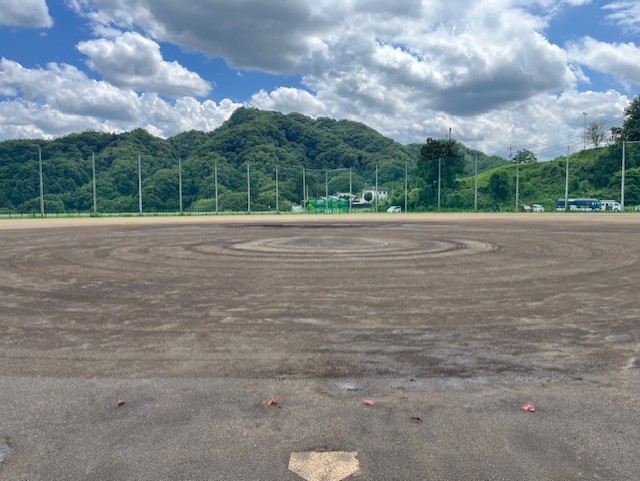 グラウンド